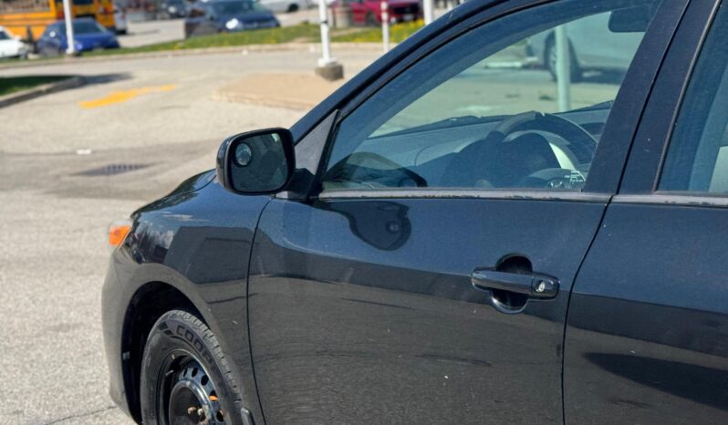 
								2013 Toyota Corolla full									