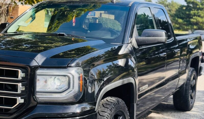 
								2017 GMC Sierra Elevation full									