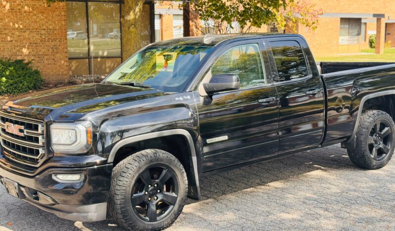 
								2017 GMC Sierra Elevation full									